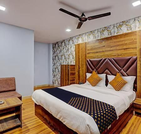Hotel Mahi Batwa Екстер'єр фото
